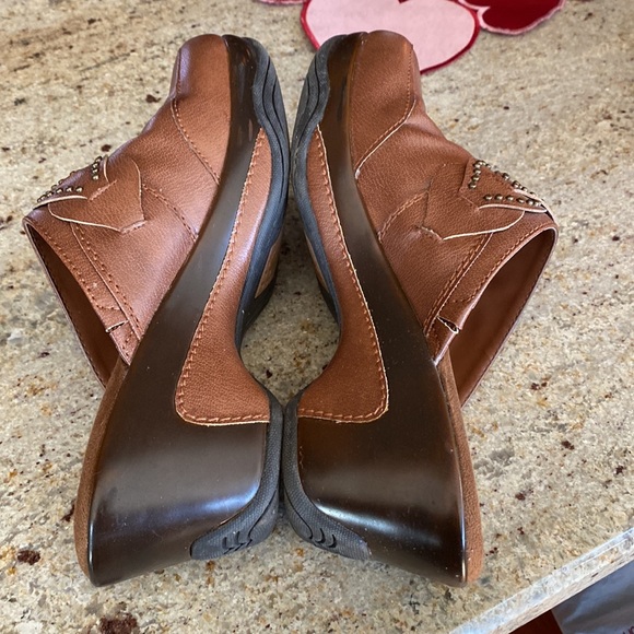 Bass Clogs - Picture 3 of 5